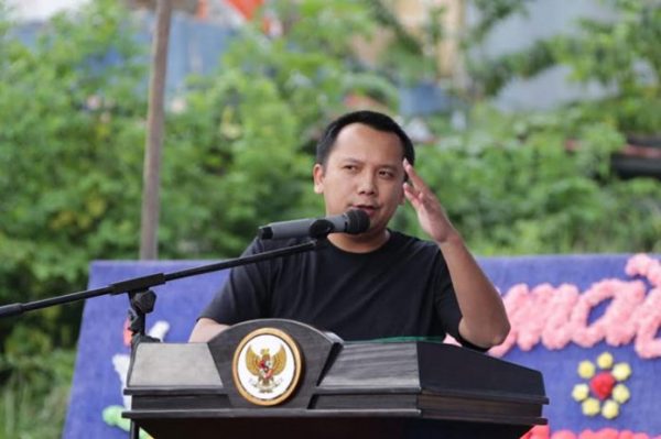Gubernur Ridho Sumbangkan Lagu Untuk Kemanusiaan