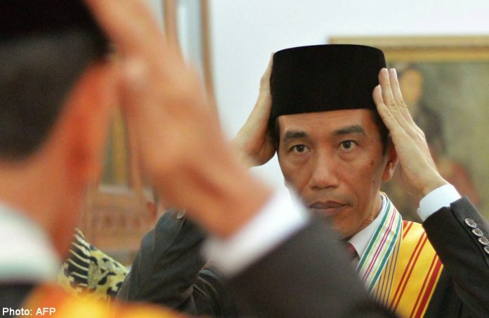 Jokowi Akhirnya Menyerah dengan Kondisi Rupiah?