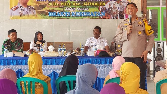 Ciptakan Suasana Kondusif, Polres Nganjuk Lakukan Patroli Kencur dan Jimpitan 1.000 Rupiah