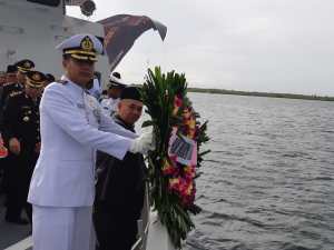 Mengenang Pertempuran Laut Arafuru, TNI AL Laksanakan Upacara Tabur Bunga