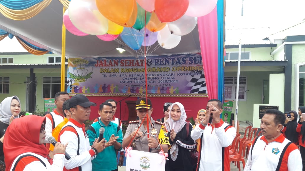 Grand Opening YKB Tahun AJaran 2018/2019, Kapolres Lampung Utara Buka Jalan Sehat dan Pentas Seni