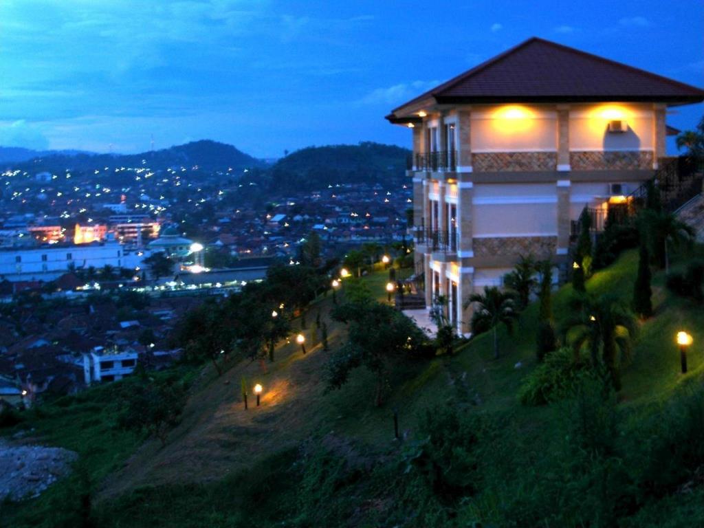 Puluhan Hotel di Lampung Bermasalah?