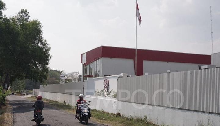 Belasan Truk Trailer Mulai Masuk Pabrik Mobil Esemka Boyolali