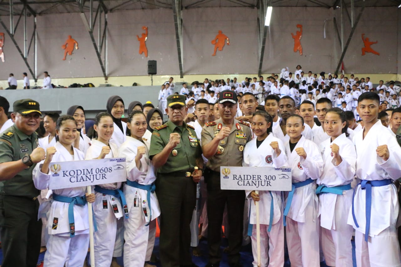 Kapolda Jabar Buka Kejuaraan Daerah Institut Karate-do Nasional