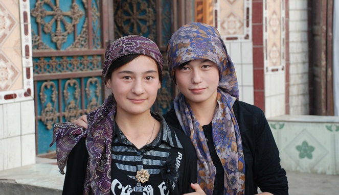 Pavel Volya fotosuratda yalangoch