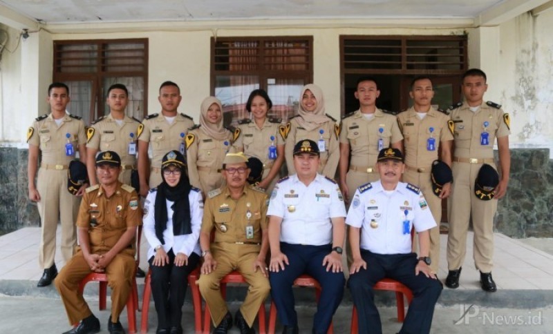 Bupati Agus Sambut Taruna-Dosen STTD Bekasi Jabar PKL di Pesisir Barat