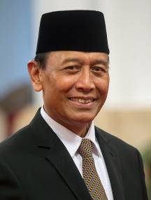 Jendral Wiranto Klarifikasi Terkait Viralnya Foto Keluarga