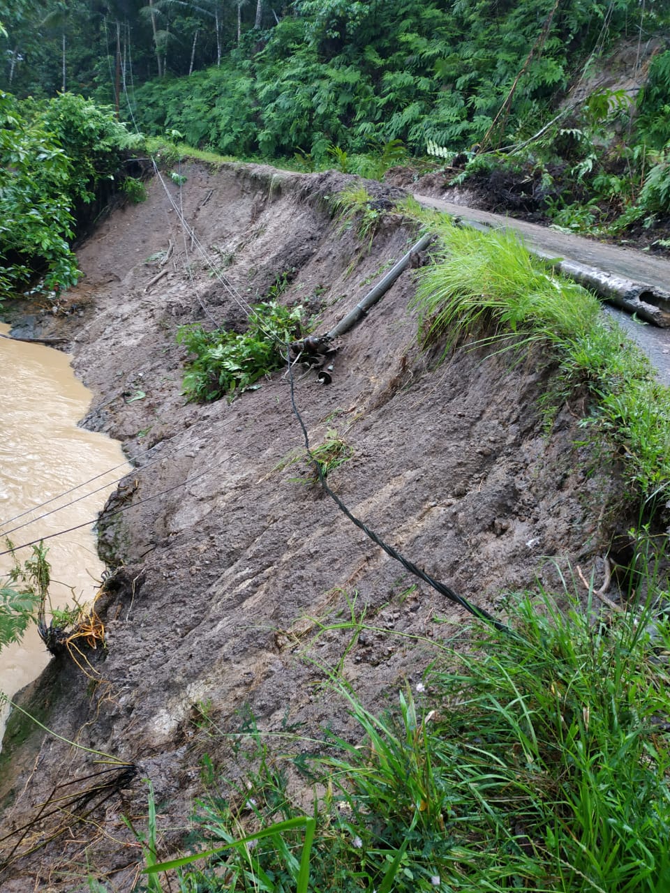 Hujan Deras, Jalan Raya Dusun Suka Jaya Amblas, Jalur ke Putih Doh Terputus