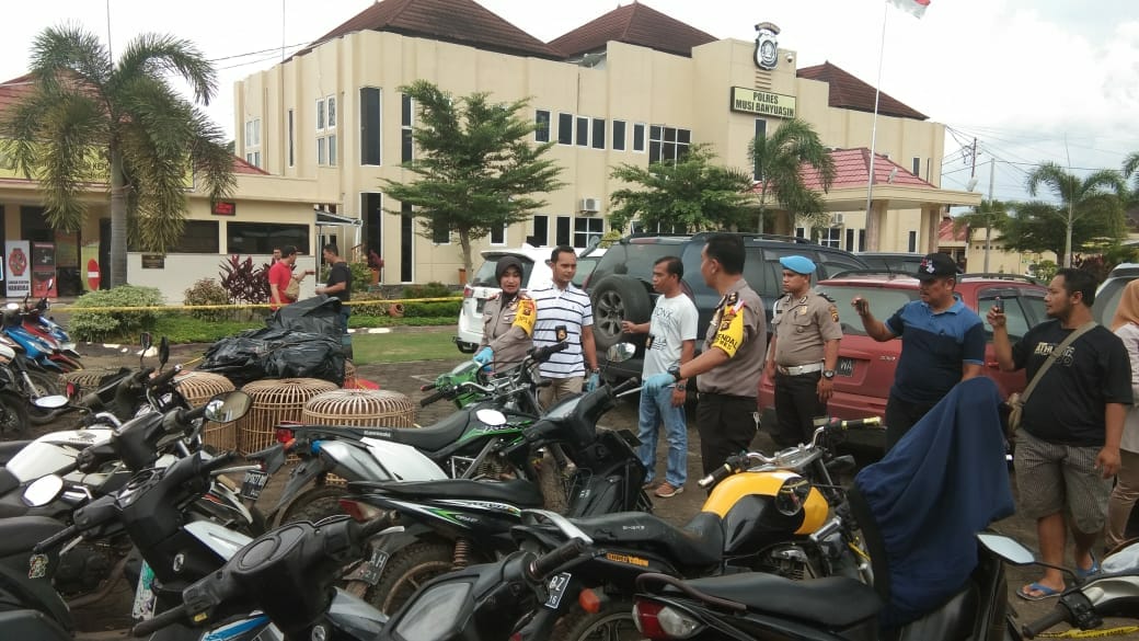 Oknum Polisi Diduga Bekingi Perjudian Sabung Ayam