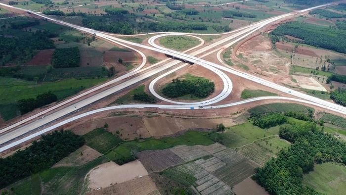 DPRD Lamsel Ragukan Kualitas Konstruksi Tol Trans Sumatera