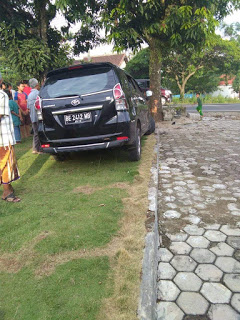 Pulang Lamaran Avanza Hantam Pohon, Satu Orang Tewas 10 Orang Luka-luka