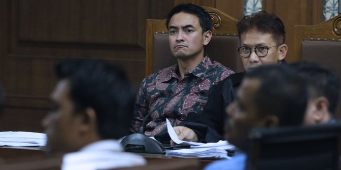 Tuntutan, 8 Tahun Penjara Untuk Zumi Zola