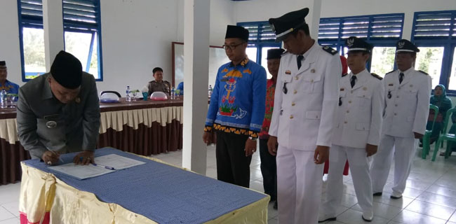 Sertijab Tiga Peratin Karyapenggawa Dipimpin Lansung oleh Camat Cahyadi