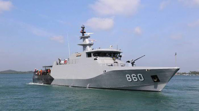 TNI-AL dan Pasukan Marinir Bantu Korban Tsunami Lampung-Banten