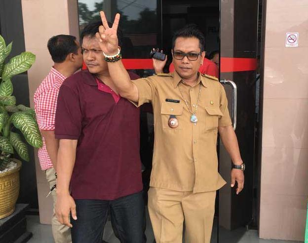 Bupati Mojokerto Copot Sementara Jabatan Kades Pendukung Sandiaga Uno