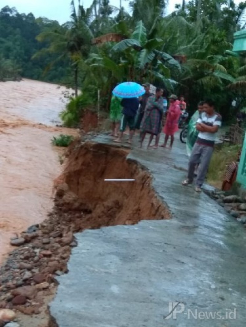 Intensitas Hujan Tinggi, Ngaras Diterjang Banjir Bandang