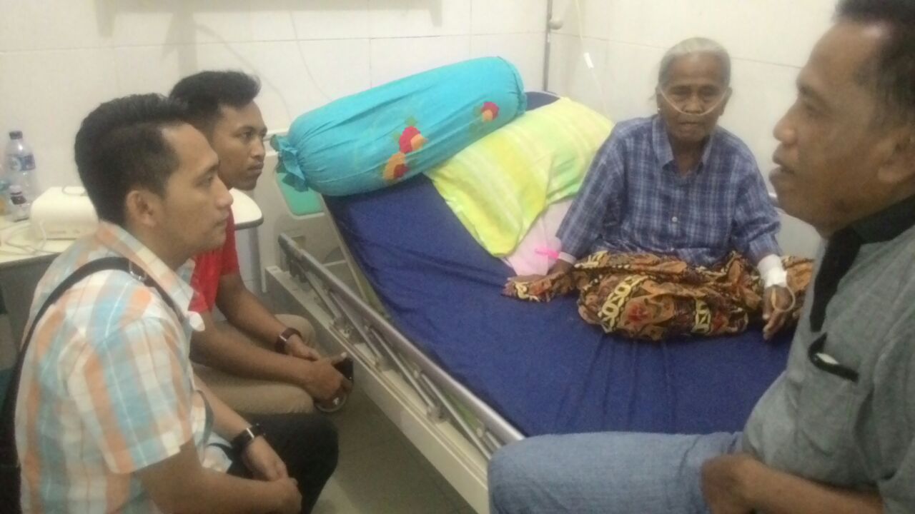 Ardian Kunjungi Orang Tua Kader PDI-P di RS Handayani