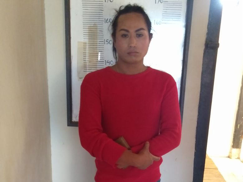 Waria Tertangkap Curi Tabung Gas Berwarna Pink