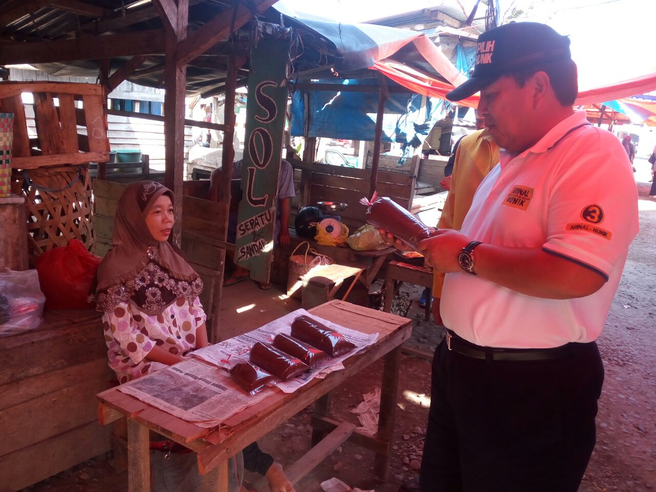 Tampung Aspirasi, Arinal Djunaidi Blusukan ke Pasar Way Batu Pesisir Barat