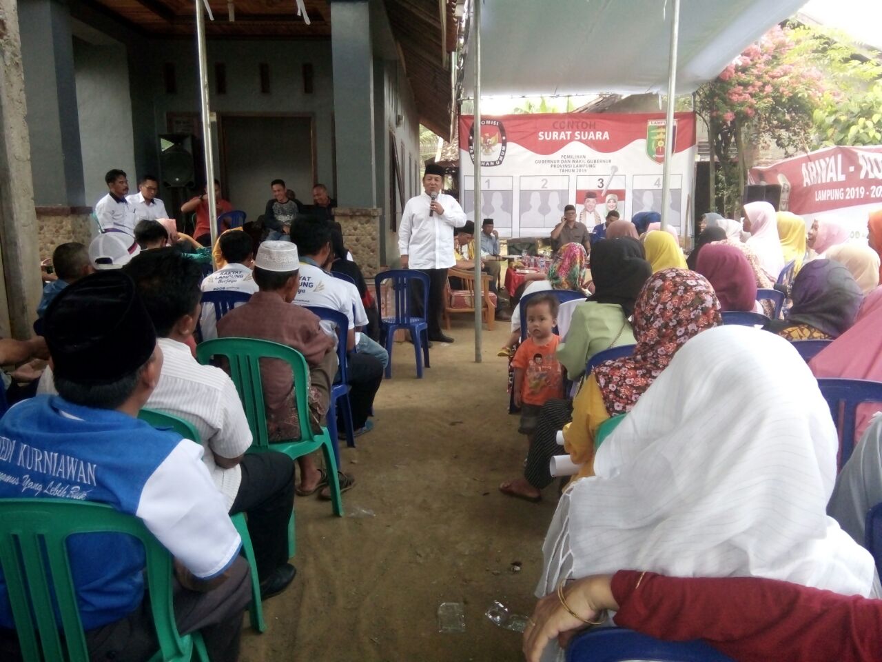Warga Tanggamus Respon Positif Program Arinal – Nunik