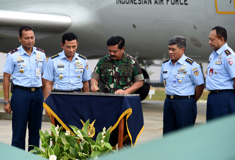 Panglima TNI Resmikan Taman Halim dan Monumen Pesawat R-28