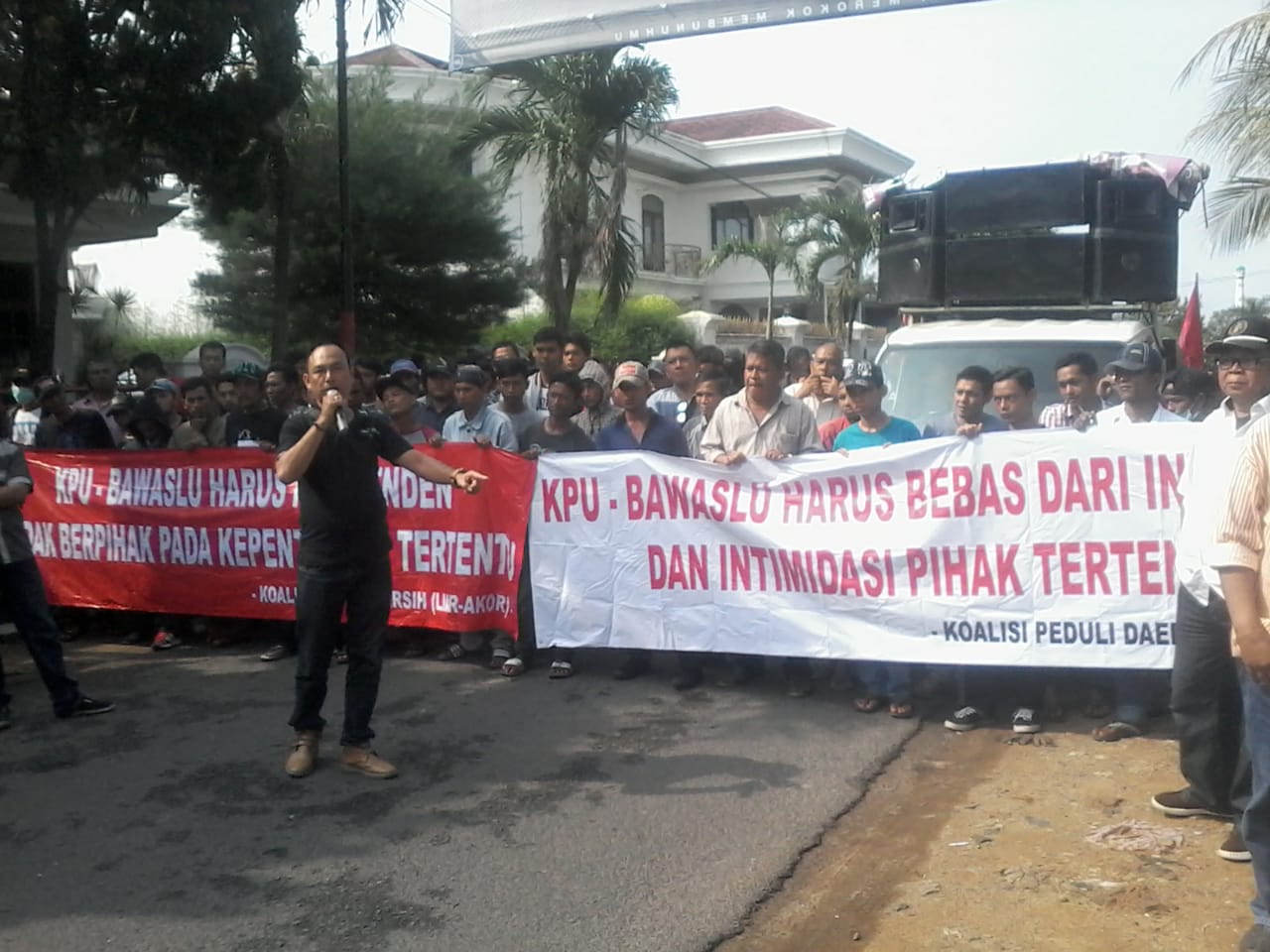 Koalisi Pemilu Bersih Melakukan Aksi Mendukung Bawaslu Lampung