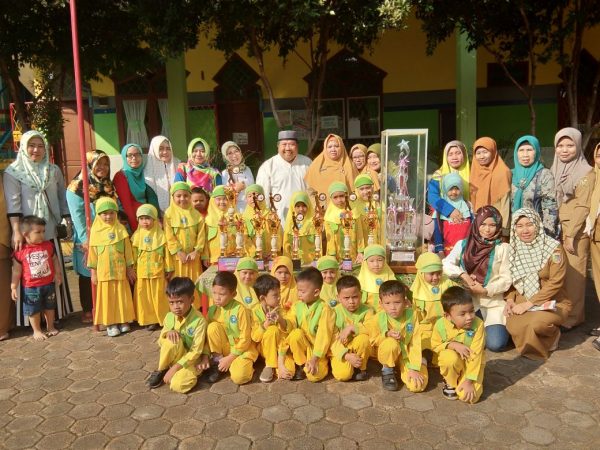 TK IT Baitul Janah Kembali Pertahankan Juara Drum Band se-Sumbagsel