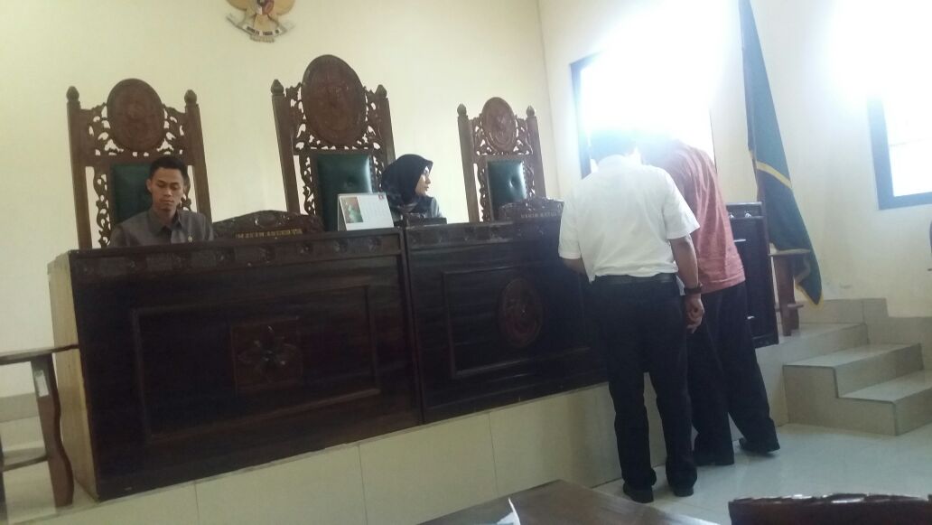 Hakim Nyatakan Disdikbud Tidak Tertib Administrasi