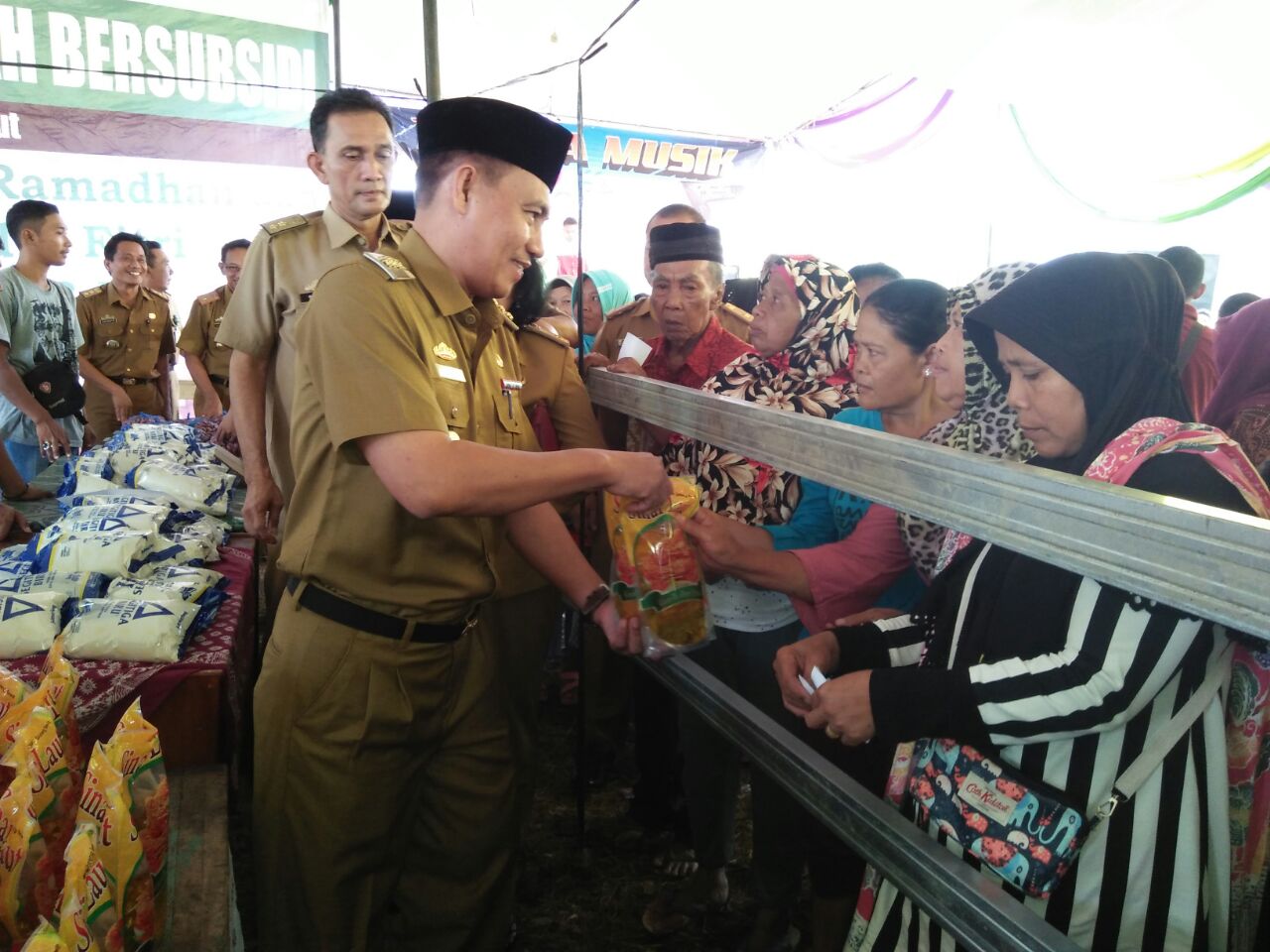 Pemprov Lampung Bersama Disdag Gelar Pasar Murah di Kota Agung