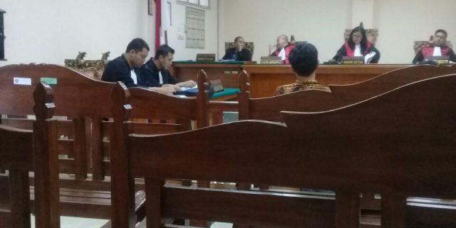 Tiga Pelaku Pembagi Selebaran Shinta-Ridho Dituntut 5 Bulan Penjara