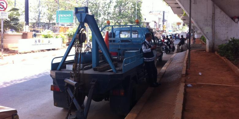 Urai Kemacetan Dishub Kota Tutup Beberapa U-Turn dan Terapkan Sanksi Derek