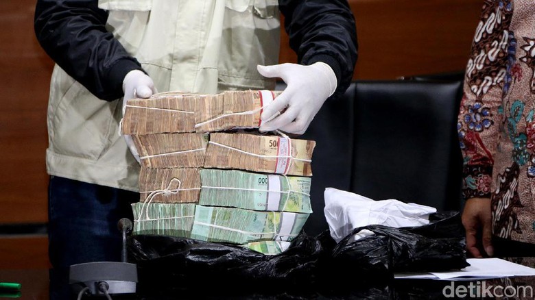 KPK OTT Bupati Cirebon Sunjaya Putwadisastra Terkait Jual Beli Jabatan