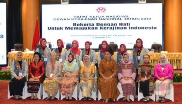 Mufidah: Dekranasda Untuk Membina Dan Kembangkan Kerjinan Bernilai Budaya