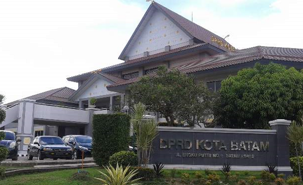 Kabar Tindakan Asusila Di Ruangan Pimpinan DPRD Batam Gegerkan Publik