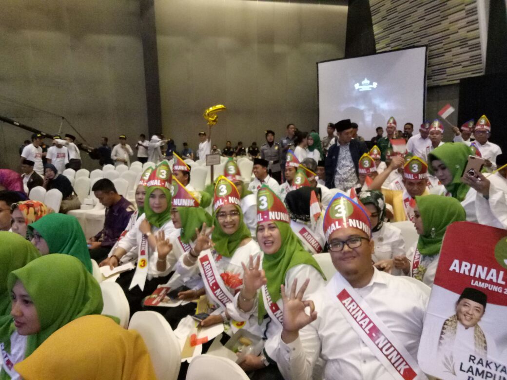 Debat Terakhir, Nunik Kembali Jadi Bintang