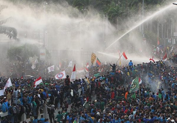 Polisi Masih Buru Para Aktivis Pasca Demo Gedung DPR?