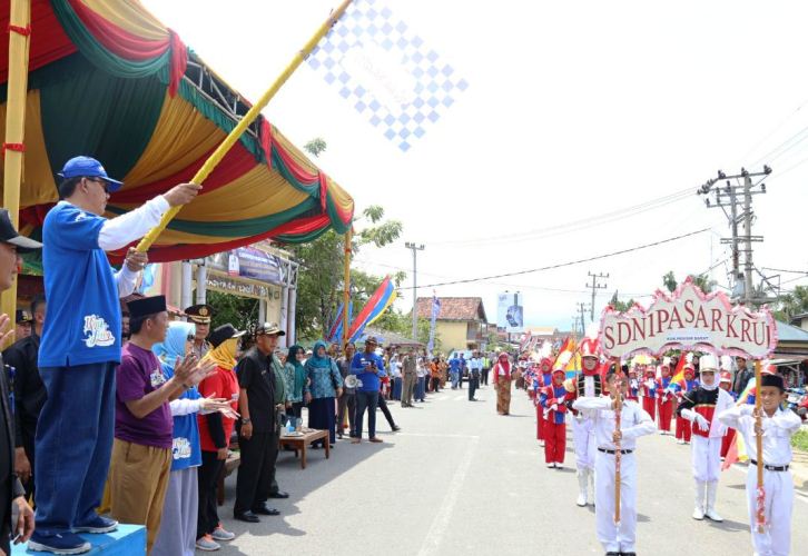 Festival Teluk Stabas V Dibuka Dengan Parade Budaya