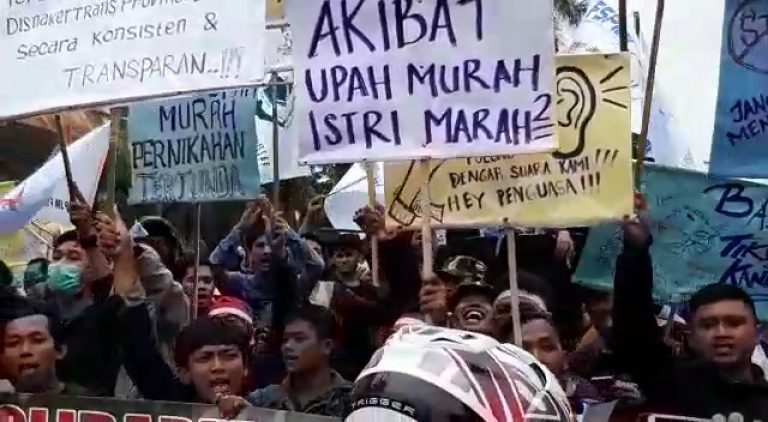 FSPMI Demo Kebijakan PT Eight dan PT GGP Terkait Upah Rendah