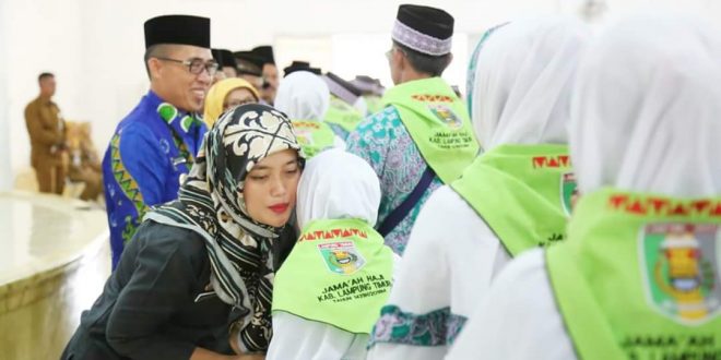 Chusnunia Lepas 388 Calon Jemaah Haji dari Lampung Timur