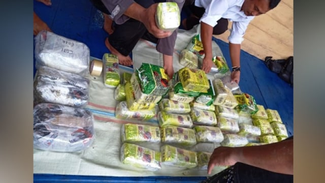 Tim Satgas NIC Bareskrim Polri Amankan 50 Bungkus Sabu dan Ribuan Pil Ekstasi di Medan