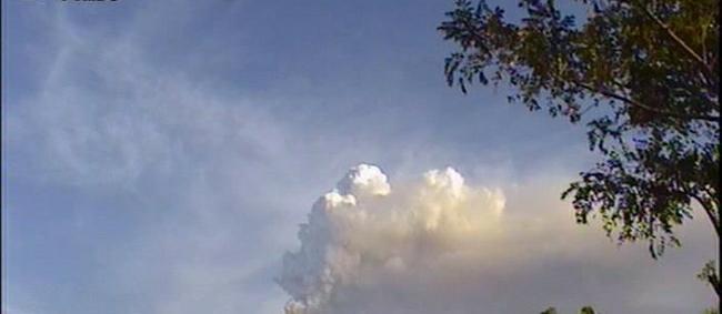 Gunung Agung Hujan Abu Bandara Ngurah Rai Ditutup Sementara