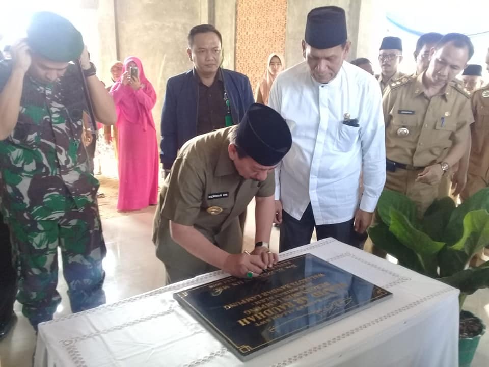 Walikota Herman HN Resmikan Masjid Berornamen Adat Lampung di Kedaton