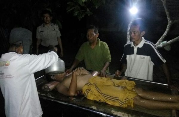 Perbaiki Boklam Anak Ayam,  Pelajar SMP Tewas Kesetrum