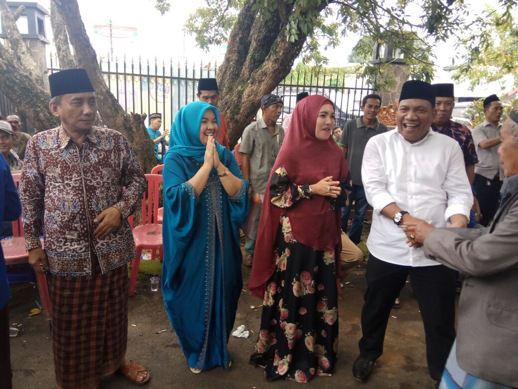 Aprozi-Ice Gelar “Pemandai” Meminta Izin dan Permohonan Maaf pada Penyimbang Adat