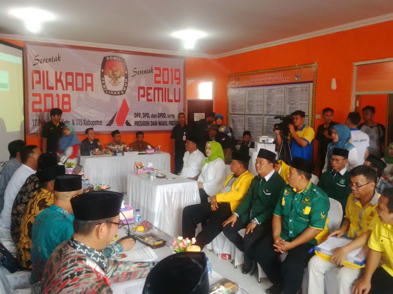 Burung Garuda Antar Pasangan Oce ke KPU Lampura