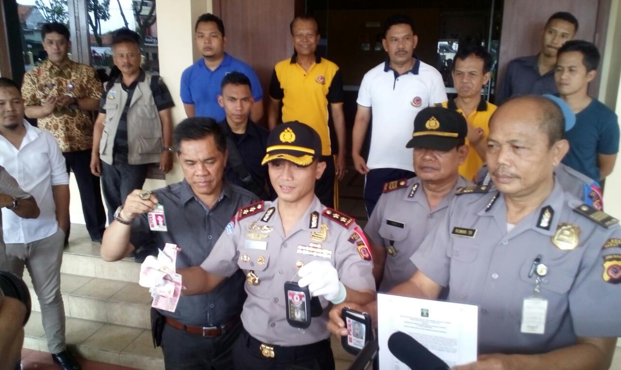 Diduga Peras Kades Tiga Oknum Wartawan Jakarta Ditangkap Polres Garut
