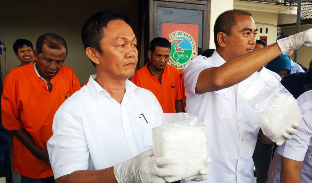 Ditresnarkoba Polda Lampung Amankan 2 Kg Sabu Dari Dalam Bus Lintas