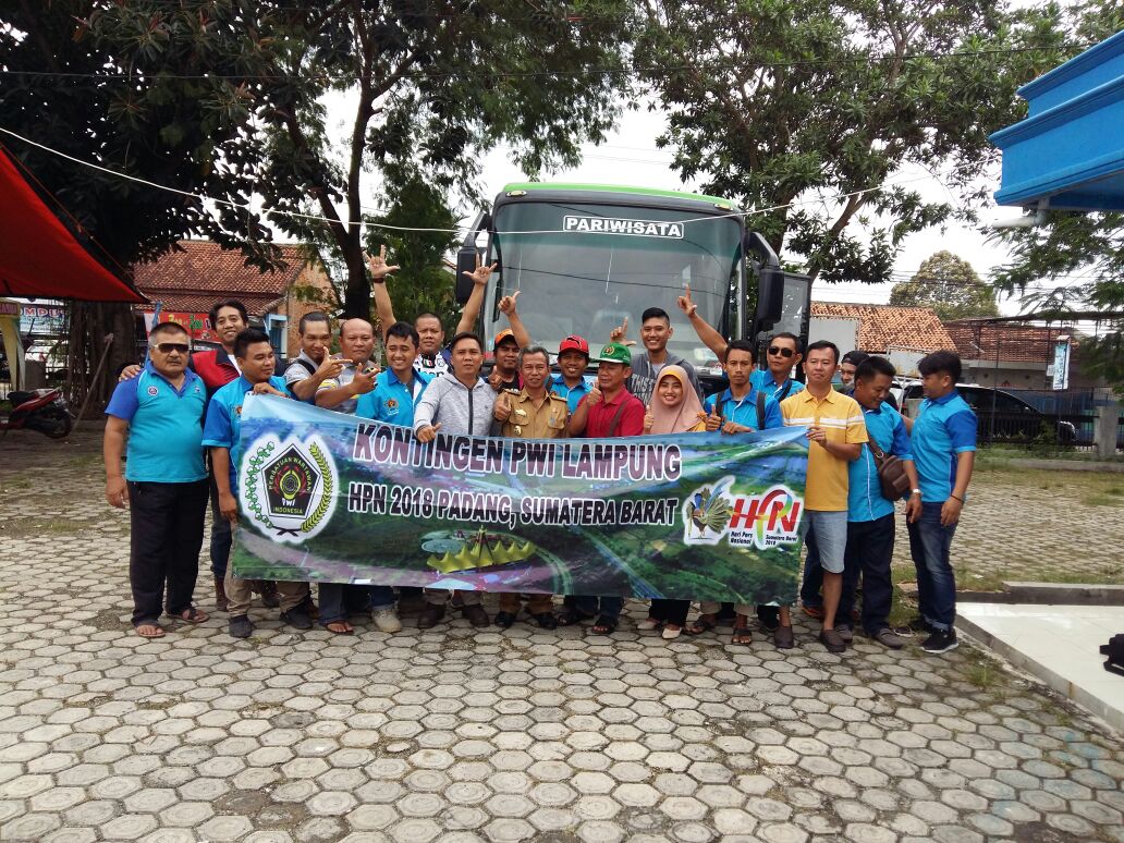 Pemkot Metro Lepas PWI Kota Metro Ikuti HPN di Padang