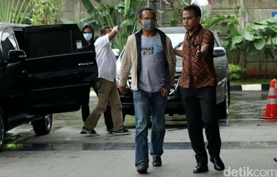 Dewan dan Pejabat Lamteng Tiba di Gedung KPK