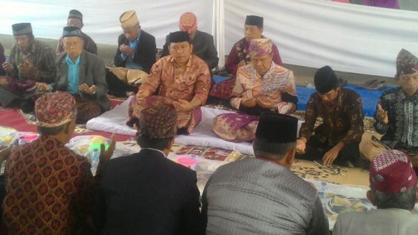 Persaudaraan Dua Tokoh Lampung Diakui Masyarakat Adat dalam Prosesi Muwaghei